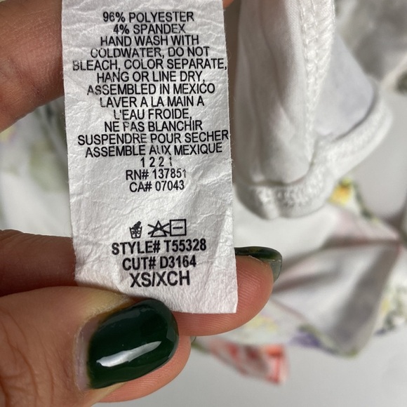 3/$15 Floral Sleeveless Bodysuit White Pastel Print Stretchy Summer Tank Top XS - Picture 8 of 8